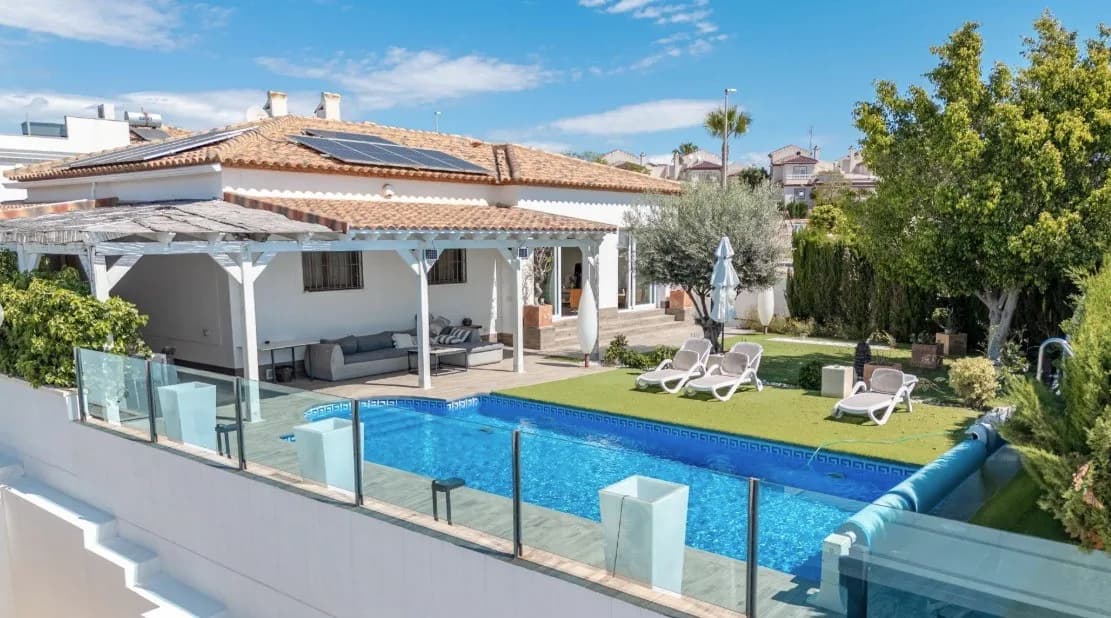 Independent Villa In San Fulgencio