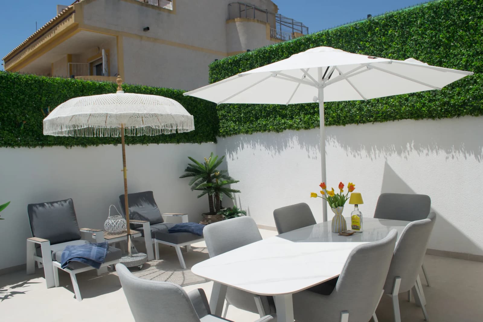 Luxery Villa In Los Altos - Image 2