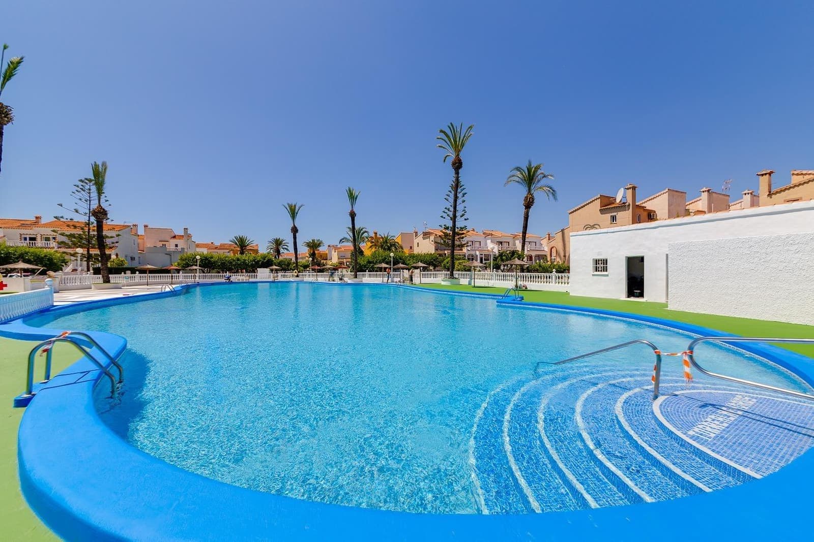 Town House In Torrevieja - Image 4