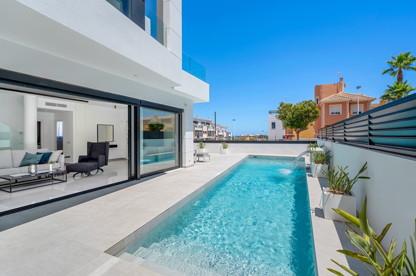 Villa In Guardamar Del Segura - Image 3
