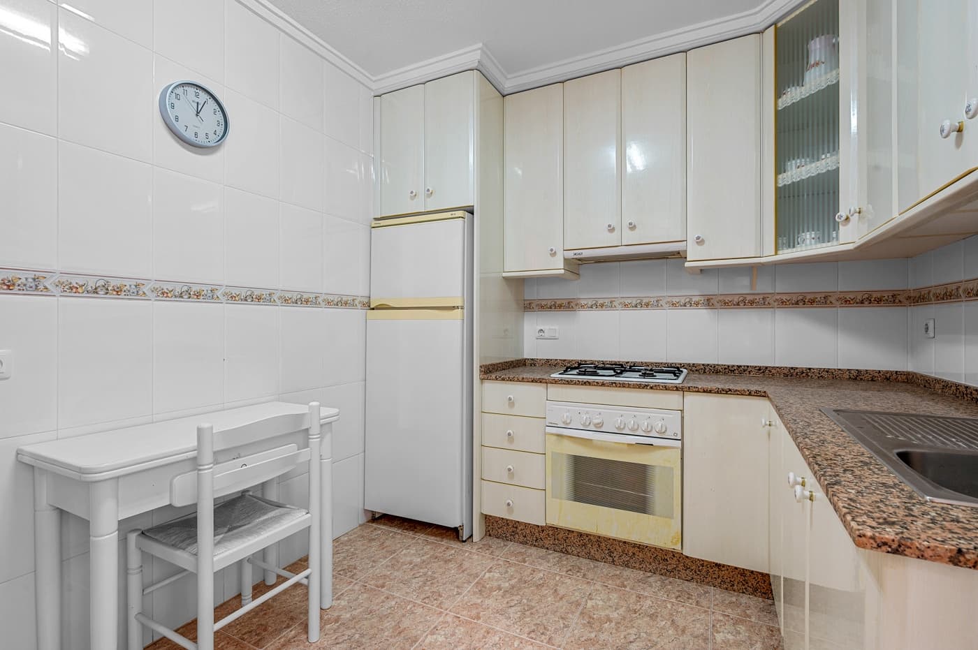Apartment In Torrevieja - Image 8