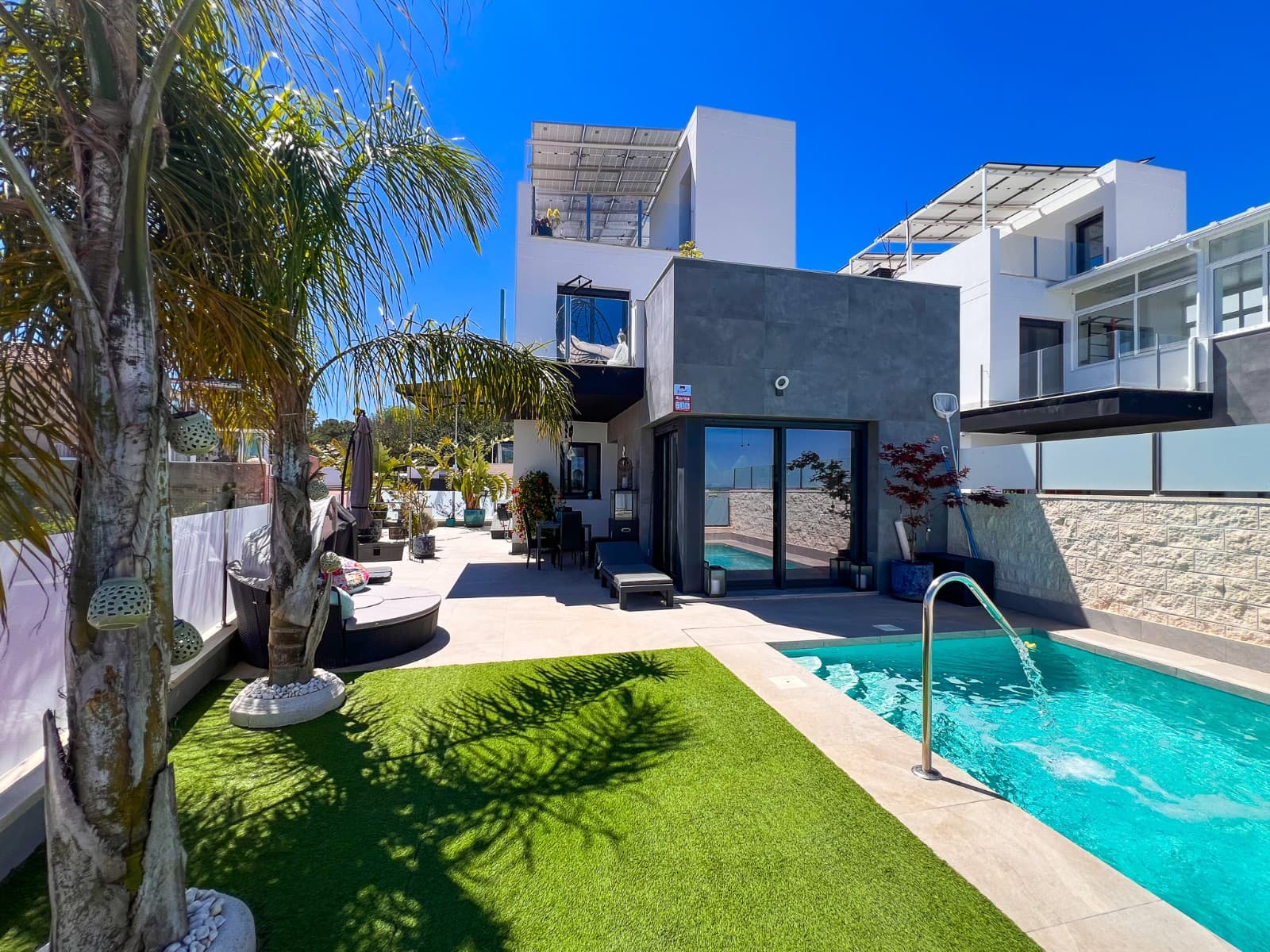 Independent Villa In Torrevieja