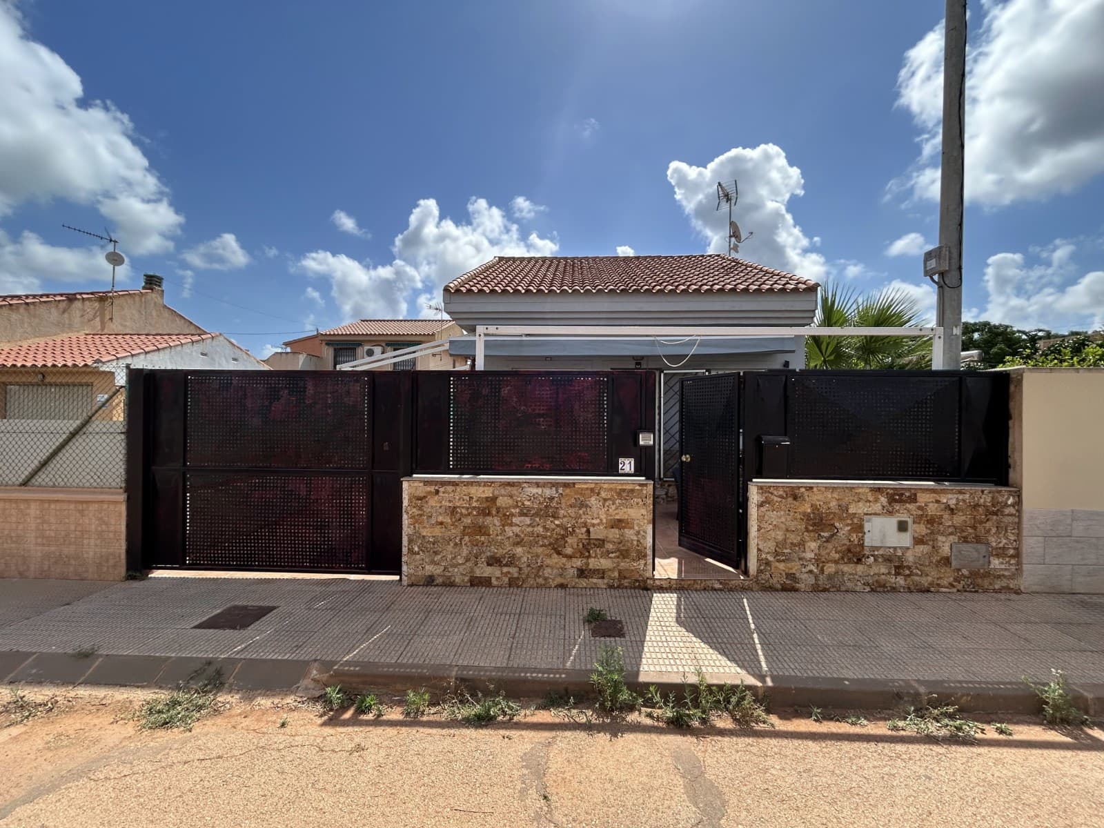 Independent Villa In Los Urrutias - Image 2