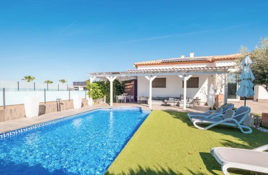 Independent Villa In San Fulgencio - Image 4