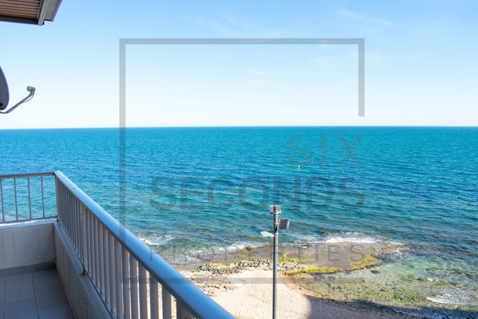 Apartamento In Torrevieja - Image 2