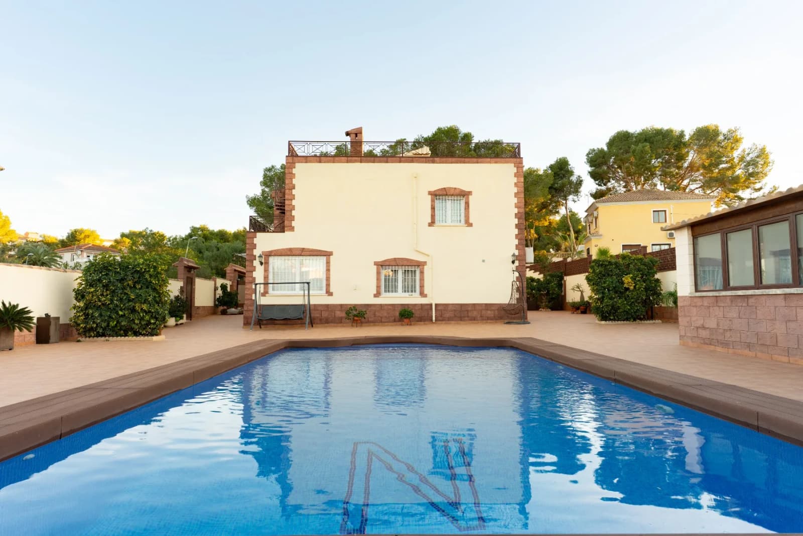 Semi-detached Villa In Torrevieja - Image 2