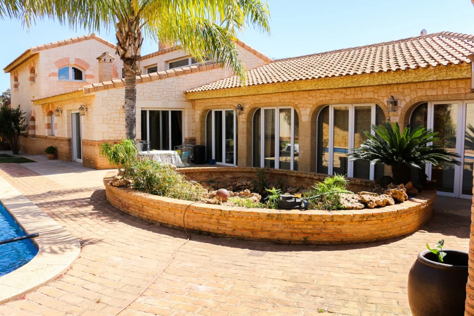 Independent Villa In Los Urrutias