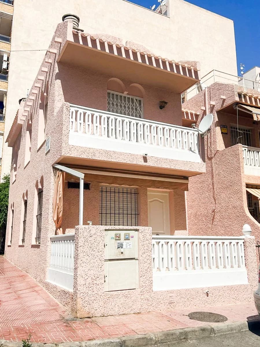 Duplex z 3 sypialniami na sprzedaż w Torrevieja, Alicante