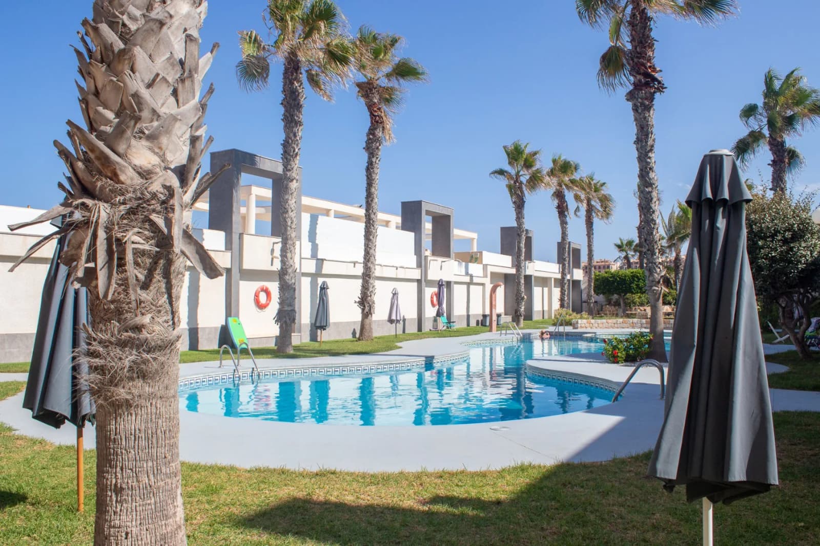 Apartamento In Torrevieja - Image 3