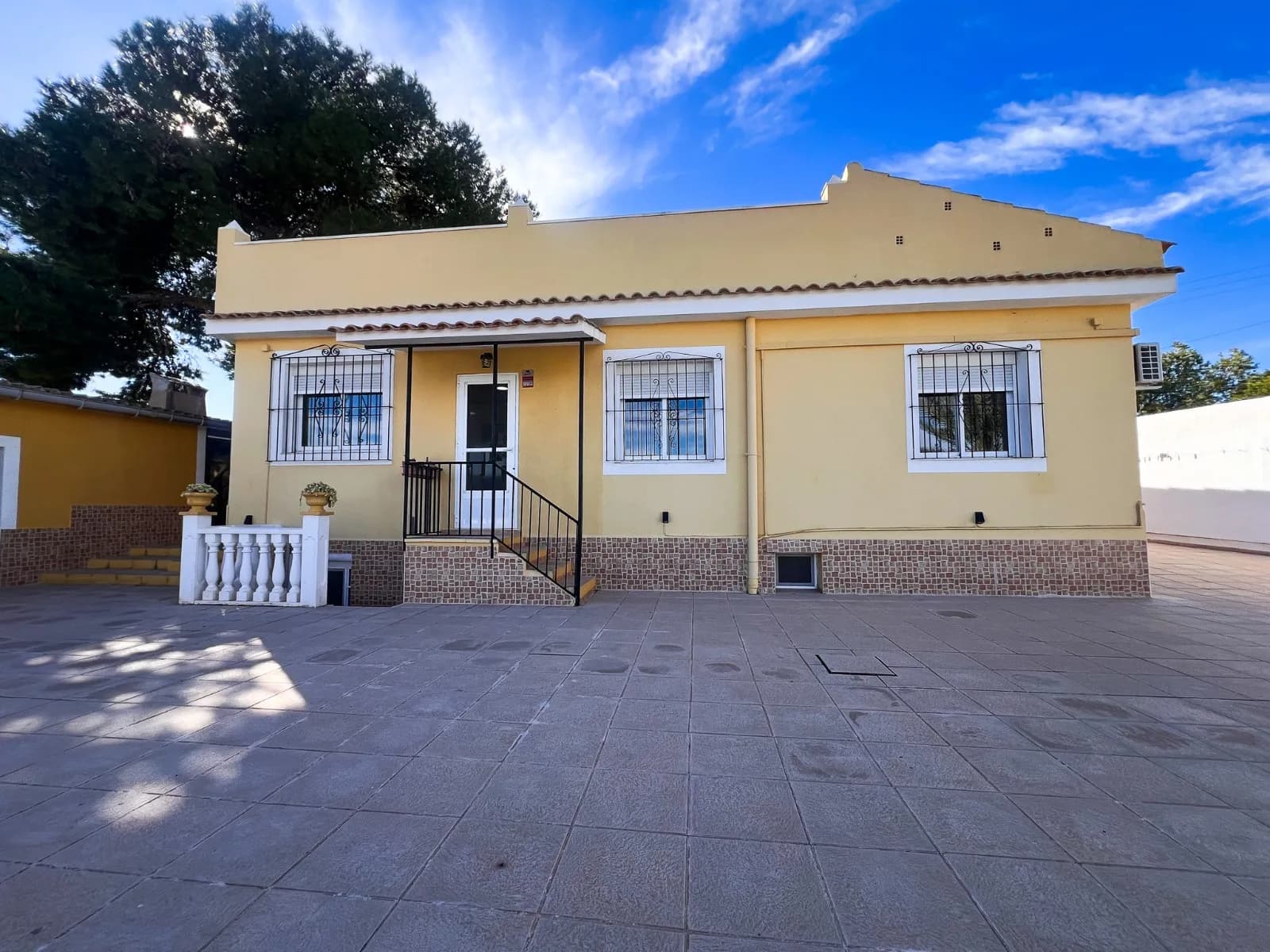 Independent Villa In Alicante - Image 6