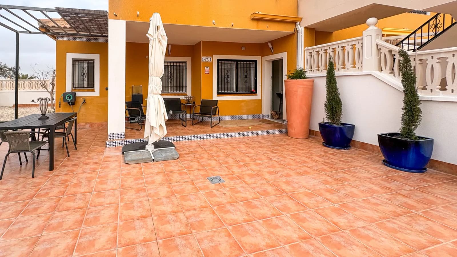 Semi Detached House In Arenales Del Sol