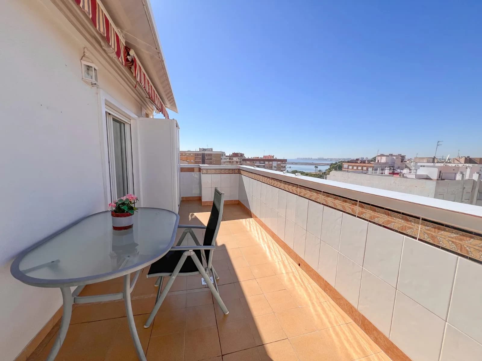 Apartamento In Torrevieja - Image 2