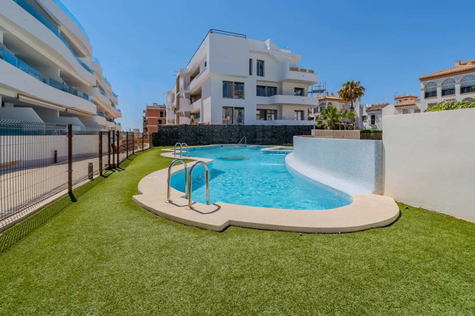 Apartamento In Orihuela Costa - Image 3