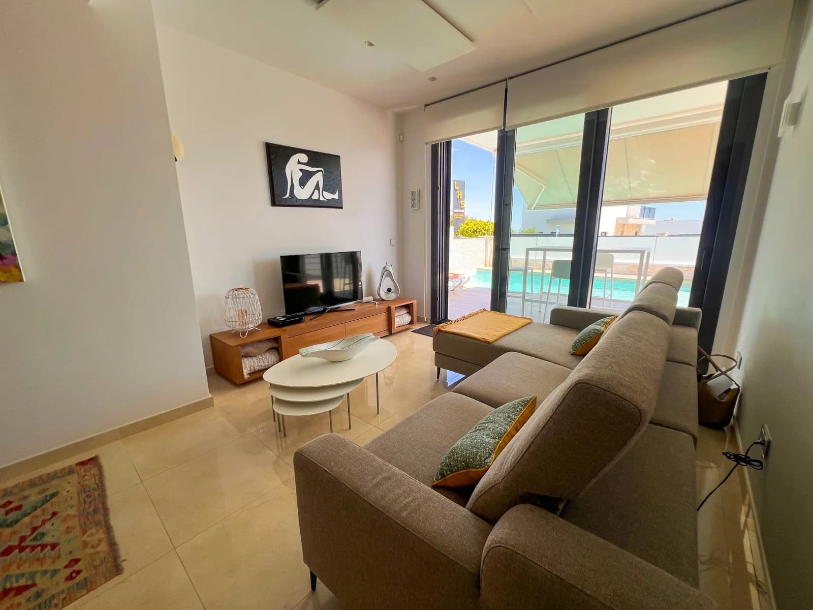 Independent Villa In San Miguel De Salinas - Image 4