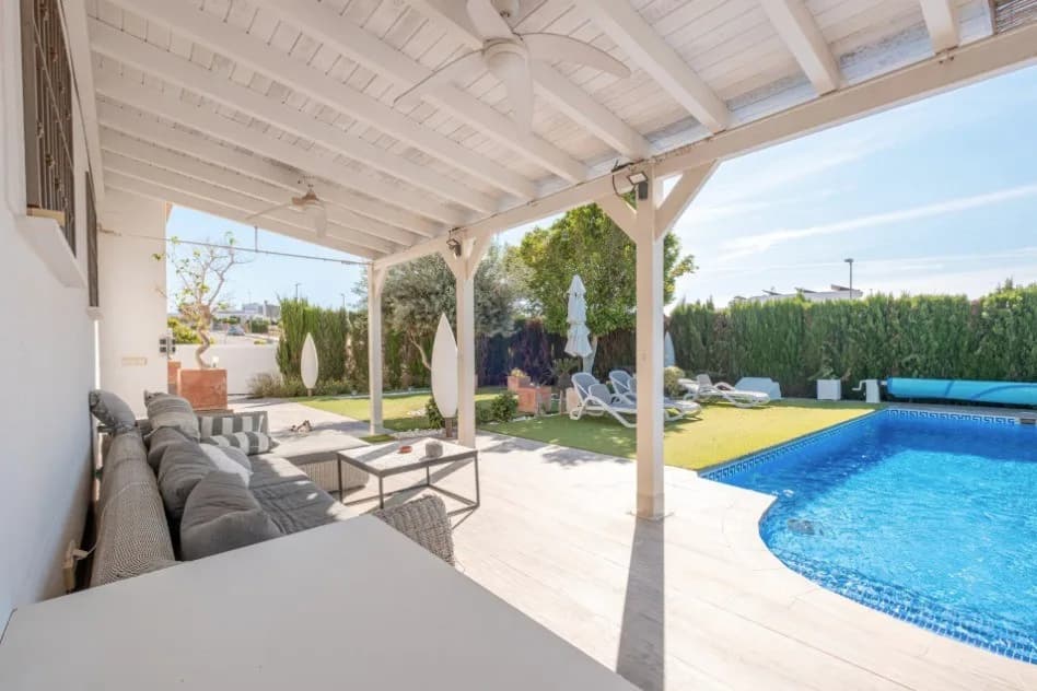 Independent Villa In San Fulgencio - Image 8