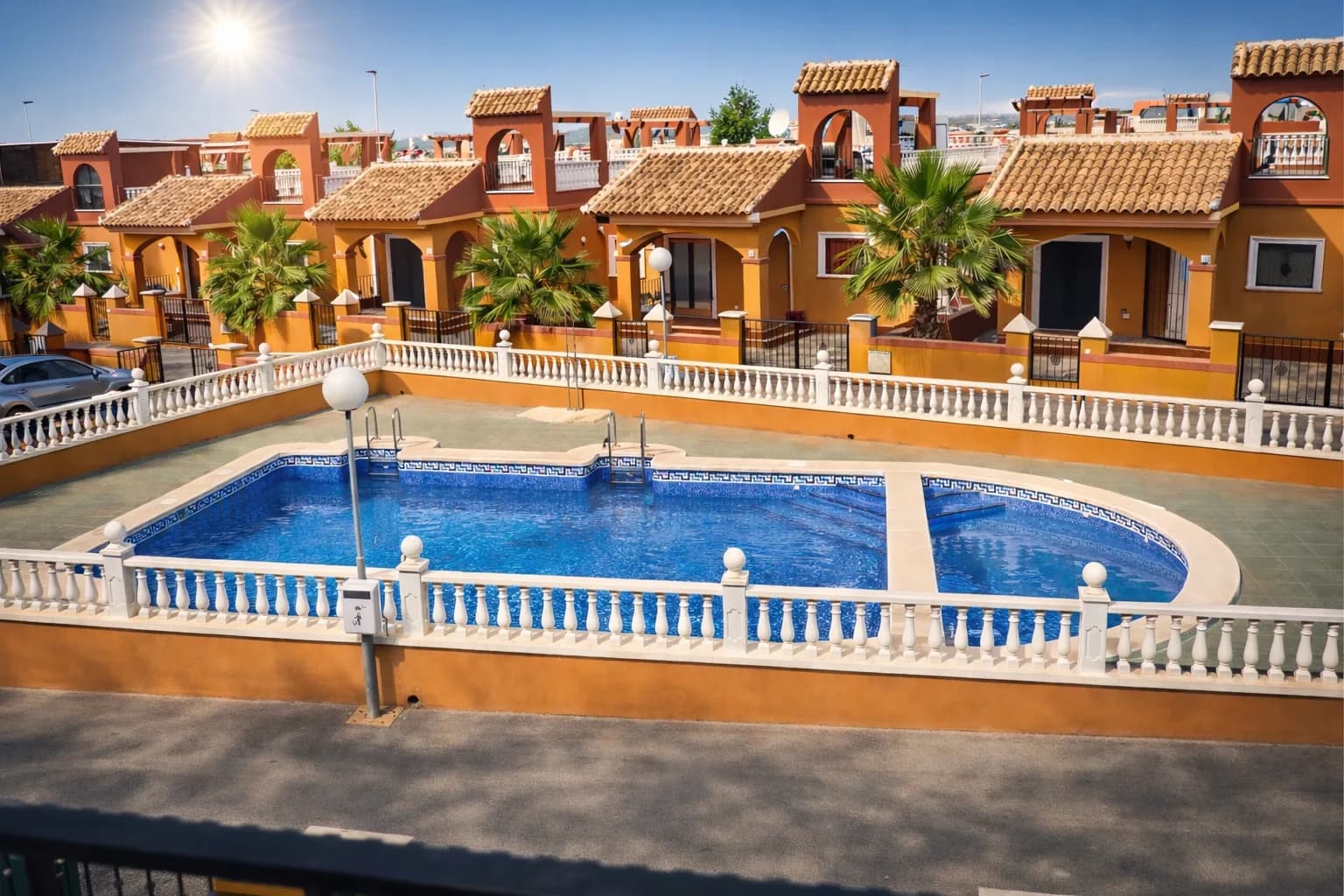 Chalet In Torrevieja - Image 2