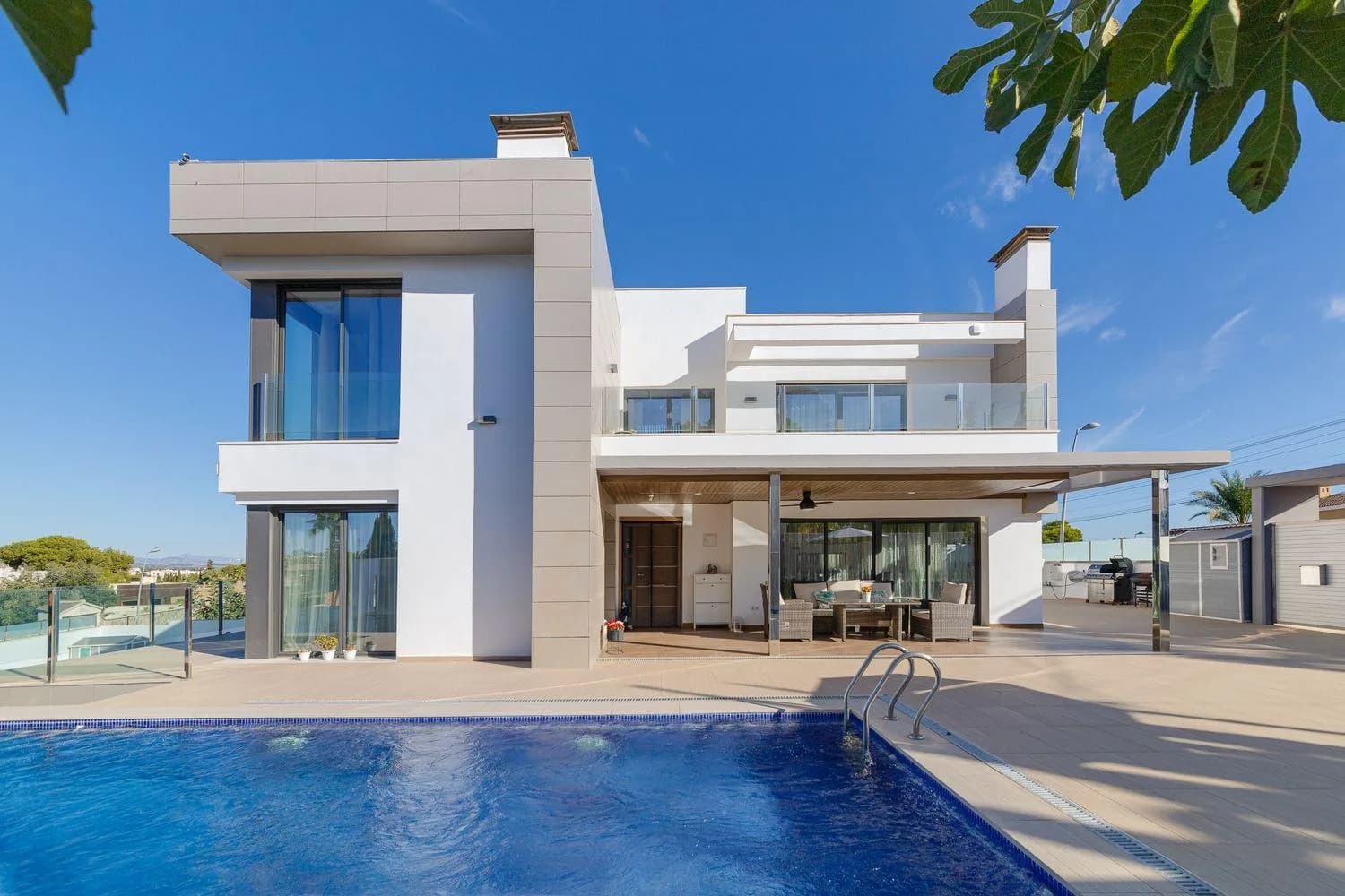 Villa In Torrevieja - Image 2