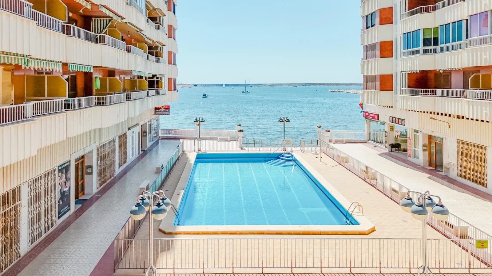 Apartamento In Torrevieja - Image 3