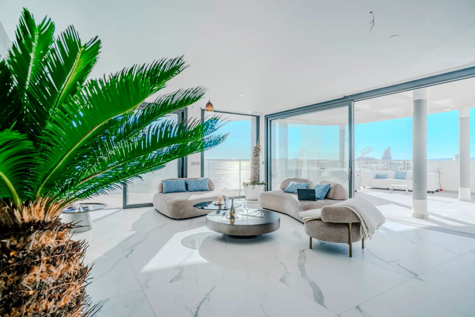 Apartment de 3 dormitorios en venta en Benidorm, Alicante - Image 5