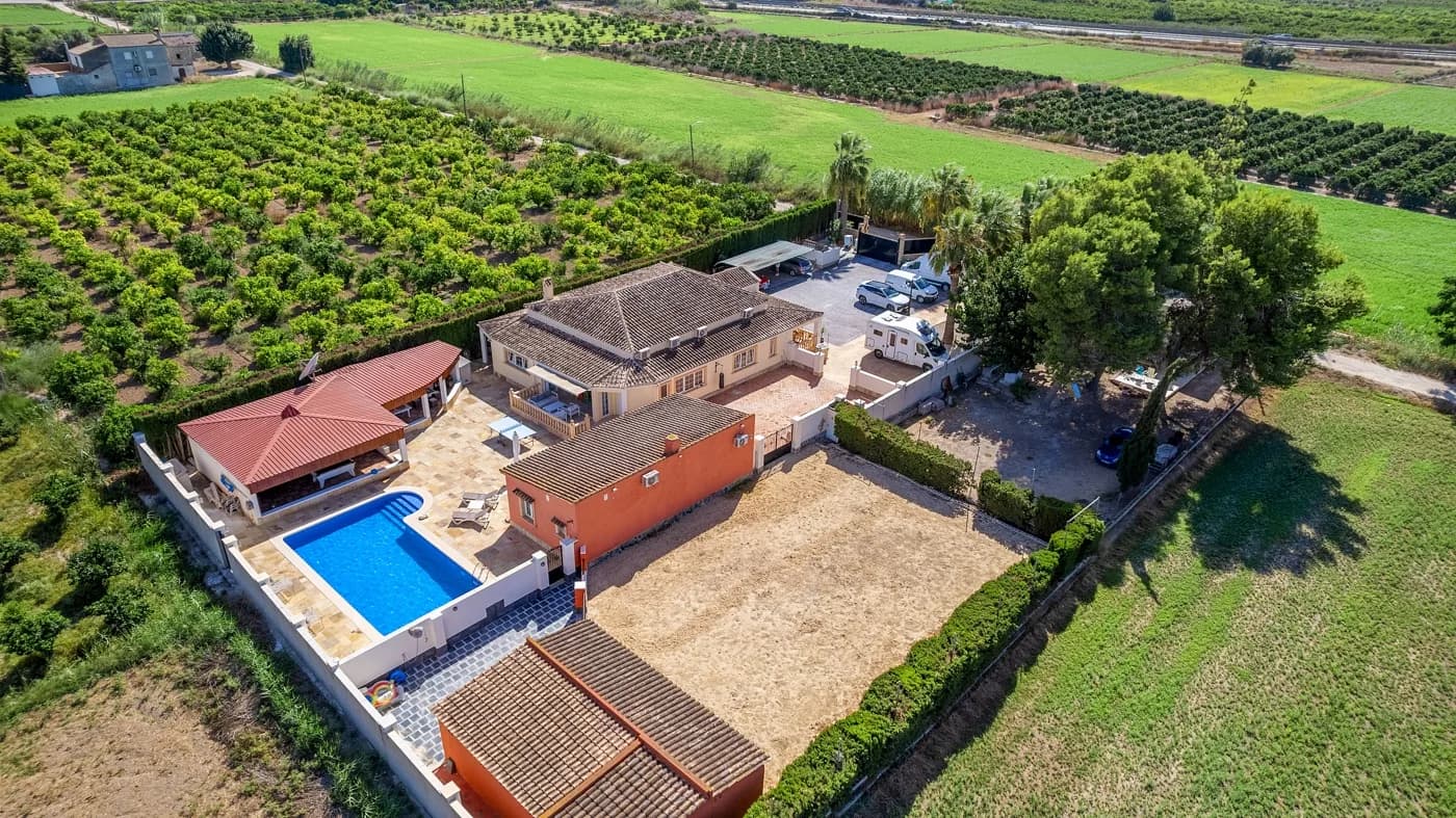 Country Estate In Almoradí - Image 2