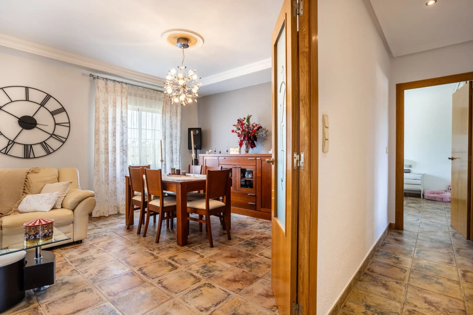 Detached Villa In Elche - Image 4