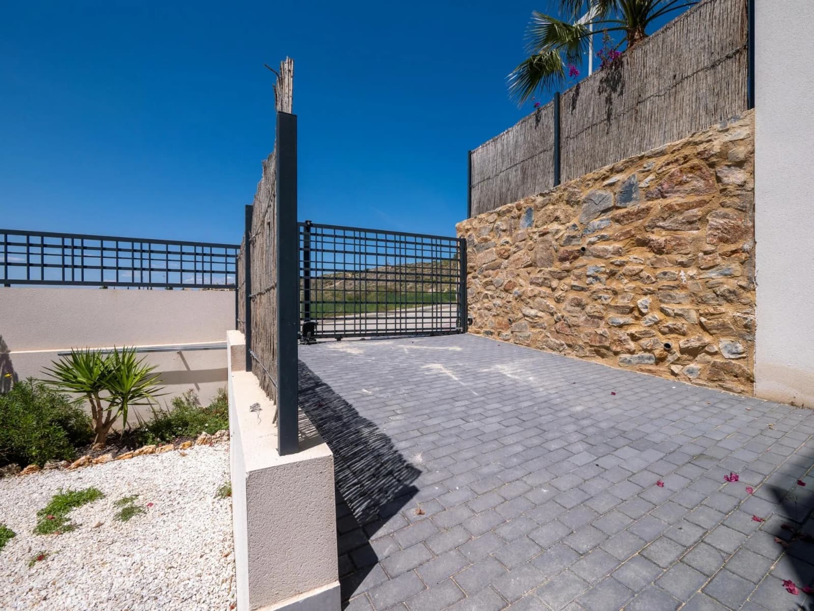Villa de 4 dormitorios en venta en Algorfa, Alicante - Image 9