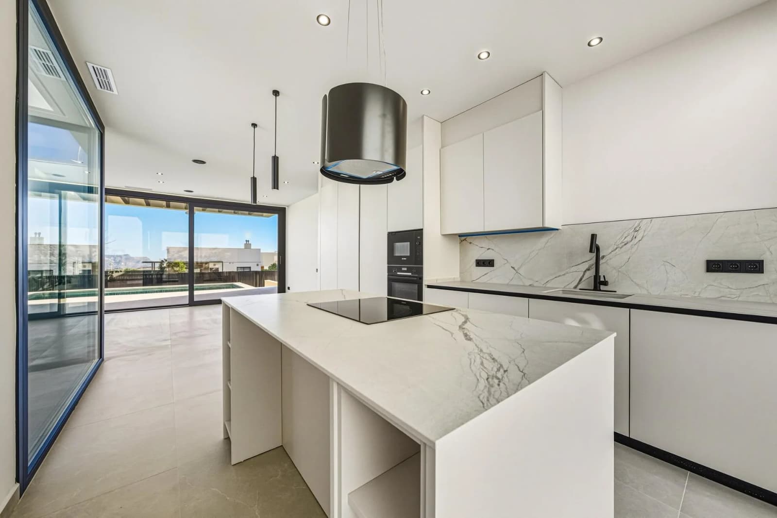 Villa de 4 chambres à vendre à Polop, Alicante - Image 9