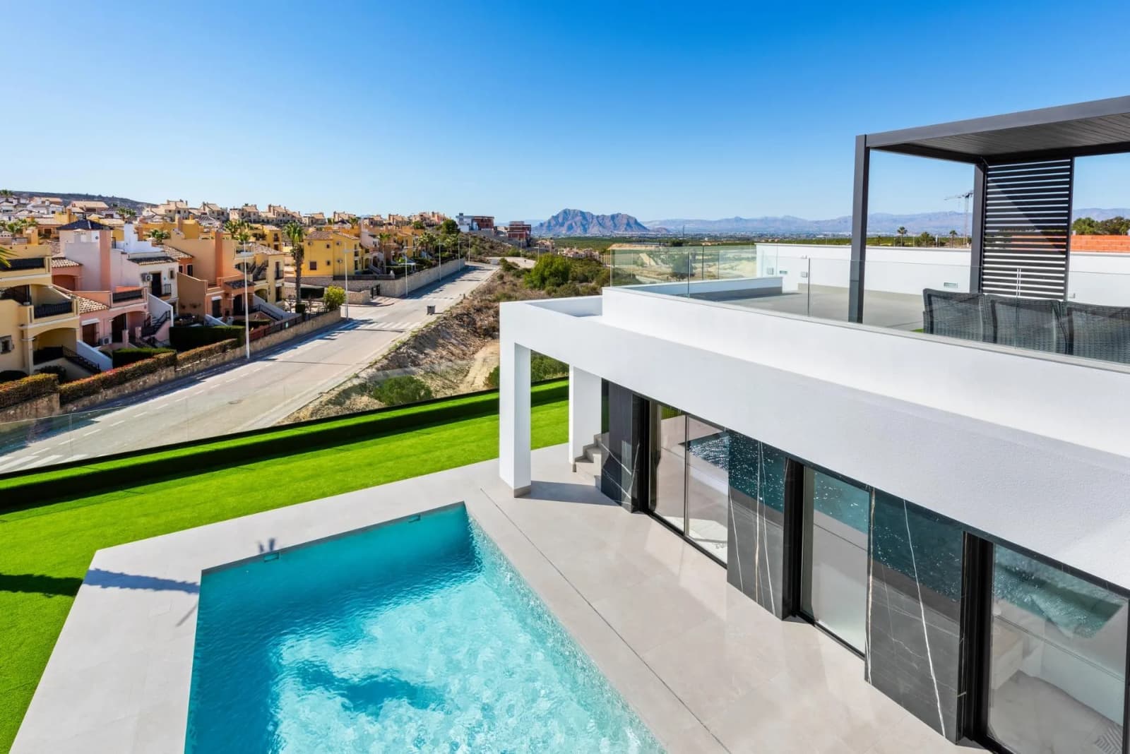 Villa de 3 dormitorios en venta en Algorfa, Alicante - Image 3