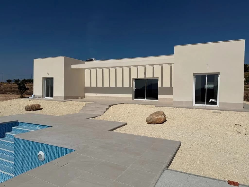 Villa met 3 slaapkamers te koop in Pinoso, Alicante