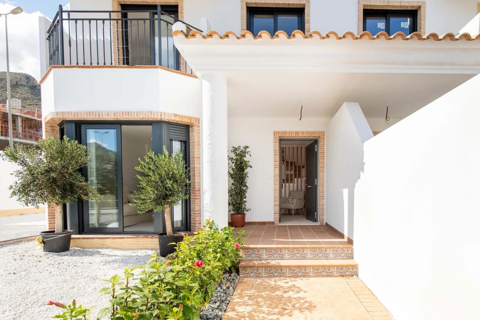 Bungalow de 3 dormitorios en venta en Cox, Alicante - Image 4