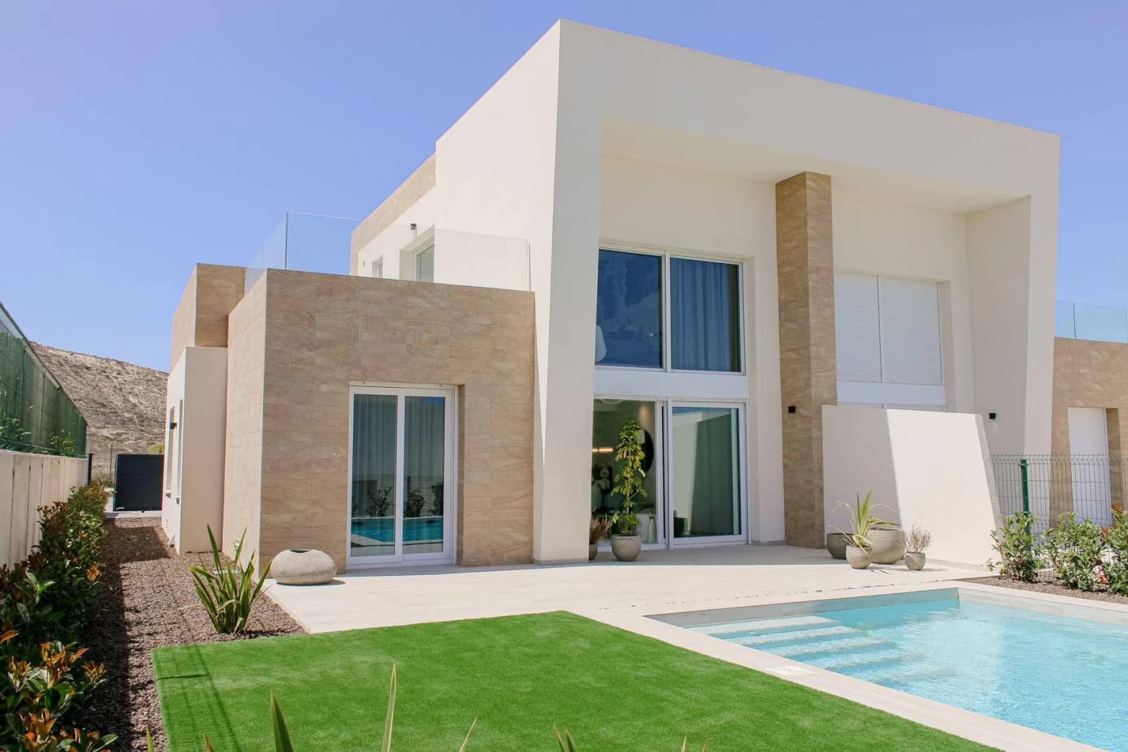 Villa de 3 dormitorios en venta en Algorfa, Alicante