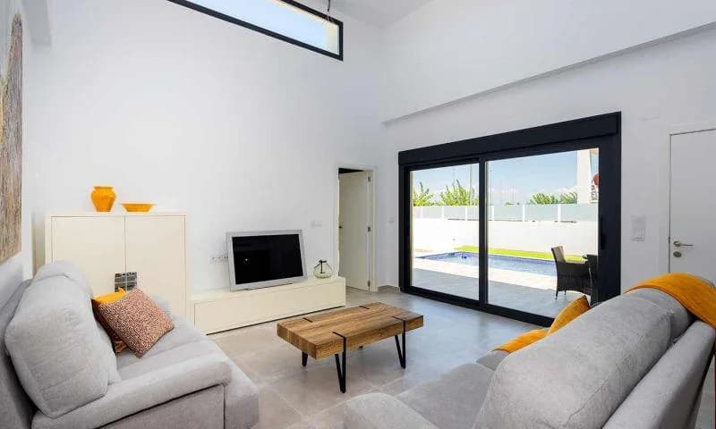 Villa de 3 dormitorios en venta en Daya Nueva, Alicante - Image 4
