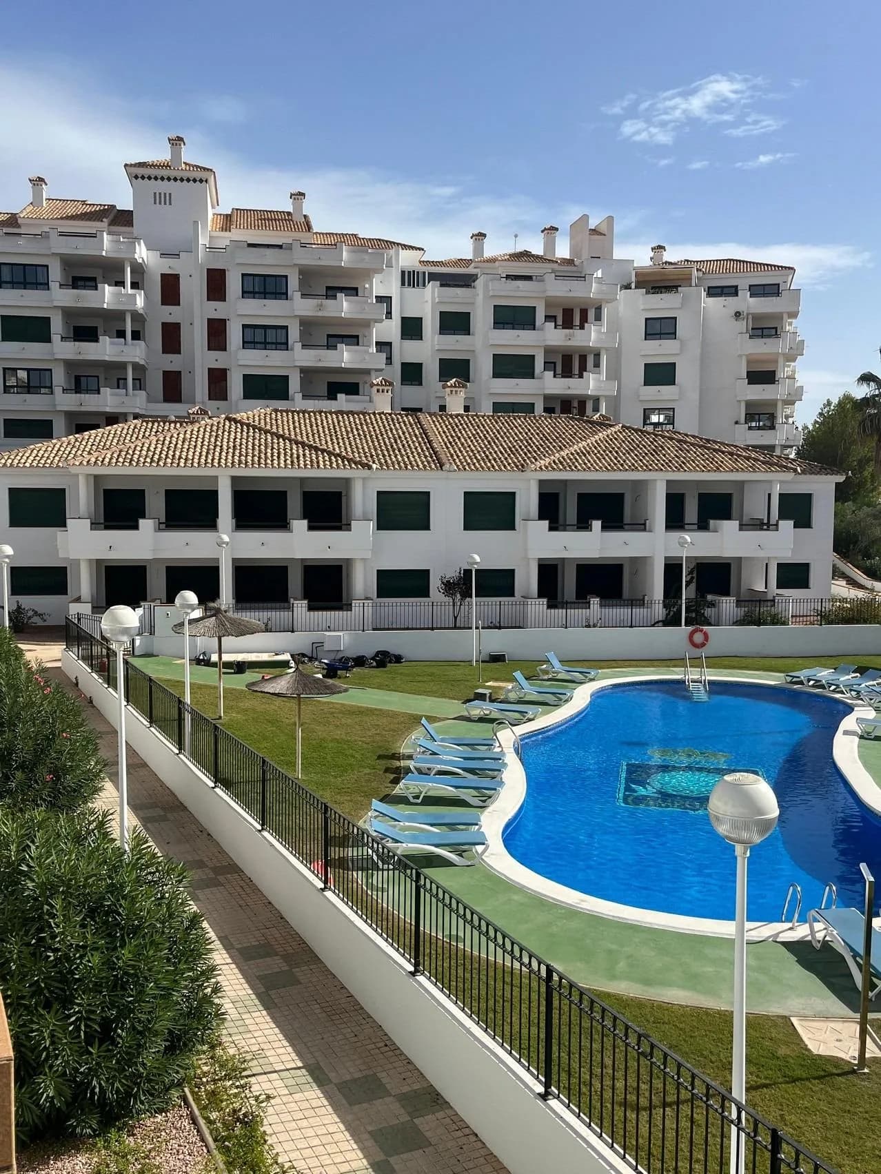 Apartment de 2 chambres à vendre à Orihuela Costa, Alicante - Image 2