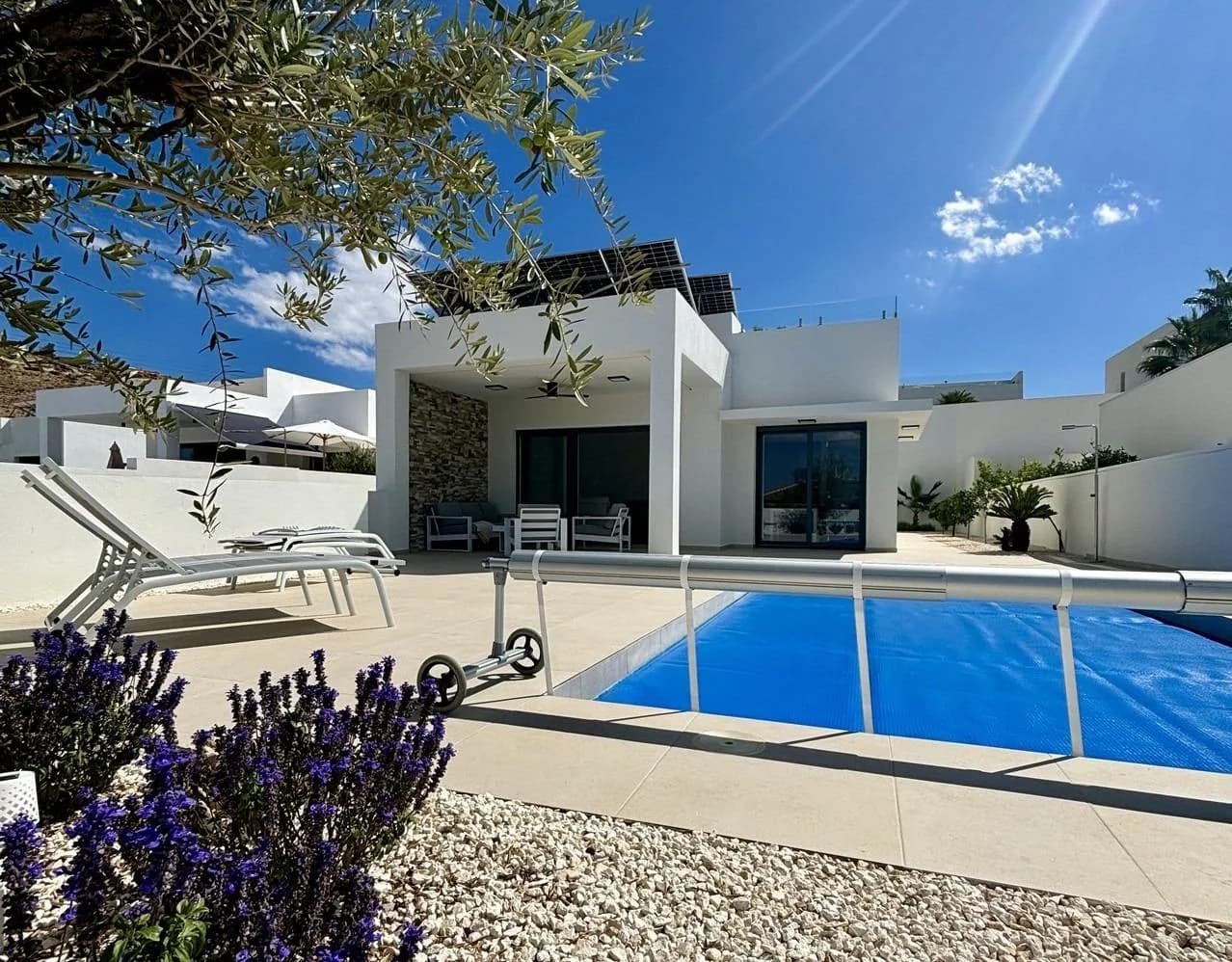 3 Bedroom Villa for Sale in Benijofar, Alicante - Image 2