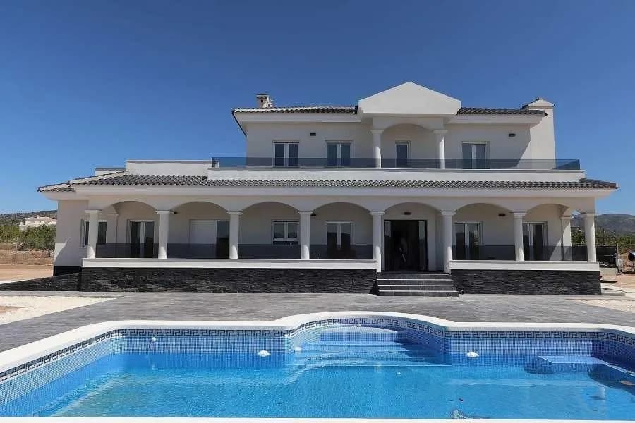 Villa met 4 slaapkamers te koop in Pinoso, Alicante - Image 2