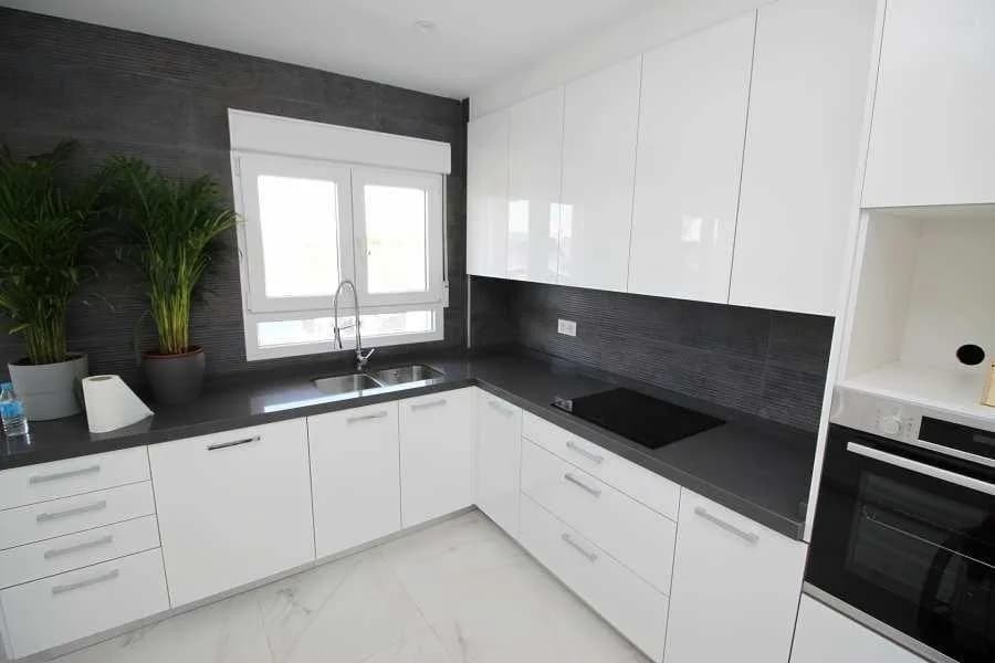 Villa met 4 slaapkamers te koop in Pinoso, Alicante - Image 5