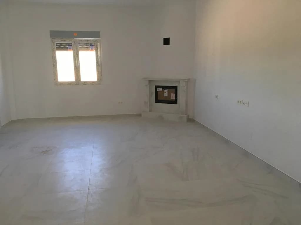 Villa de 3 dormitorios en venta en Pinoso, Alicante - Image 4