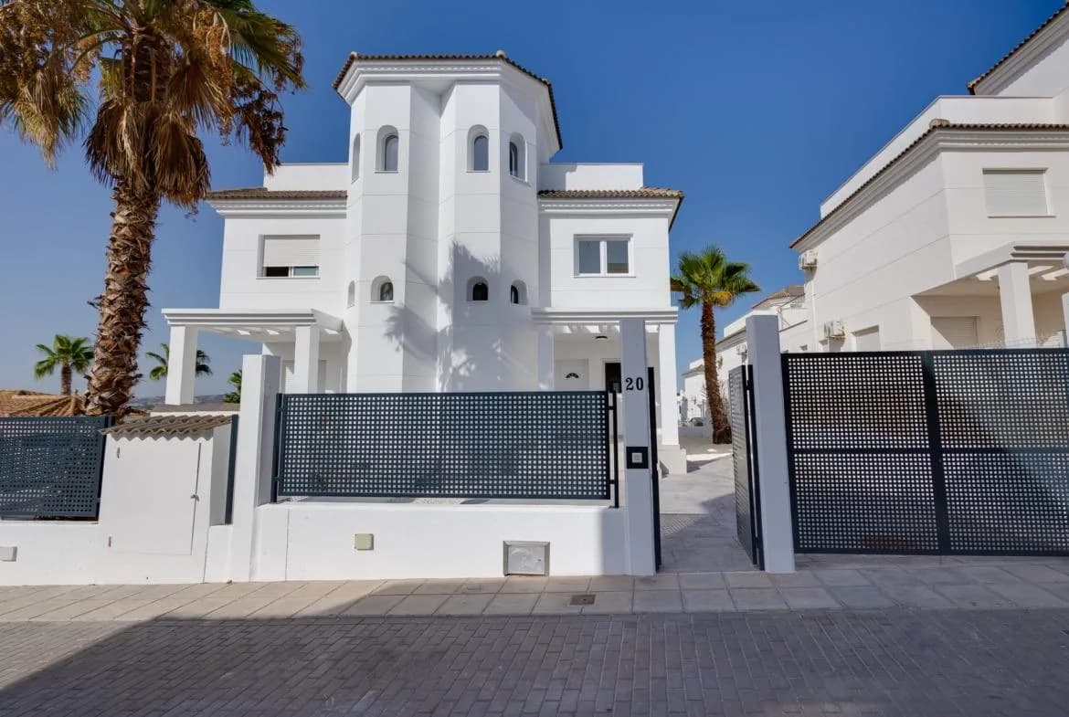 2 Bedroom Villa for Sale in San Fulgencio, Alicante
