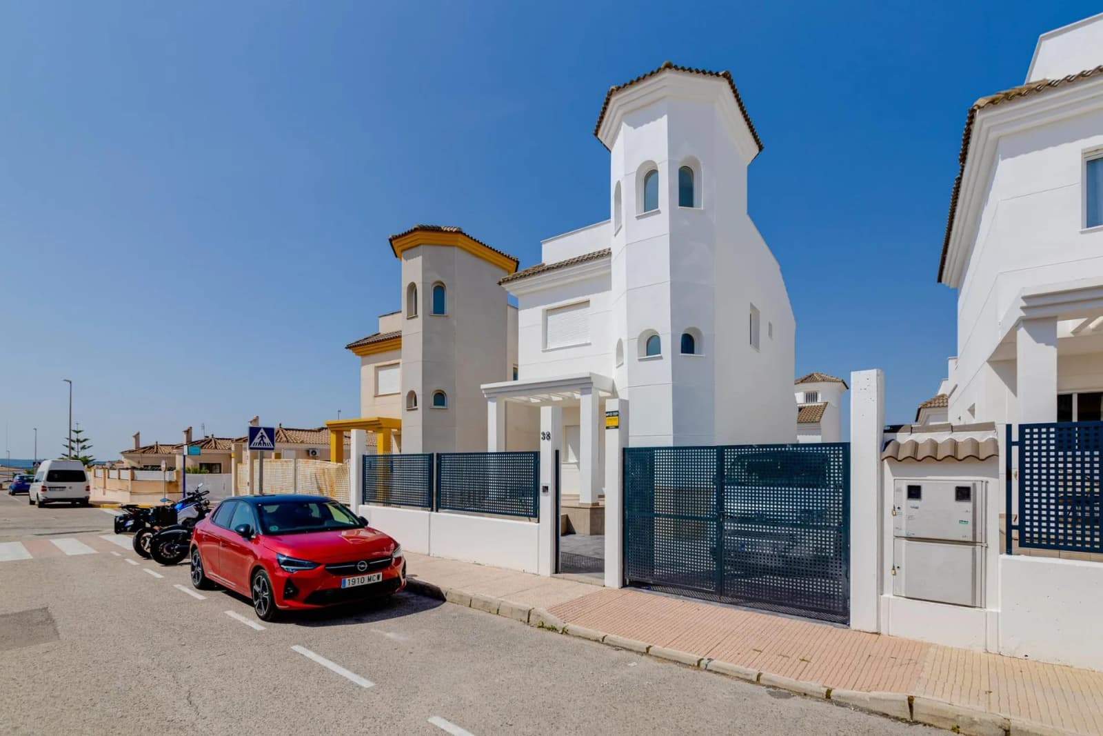 2 Bedroom Villa for Sale in San Fulgencio, Alicante - Image 2