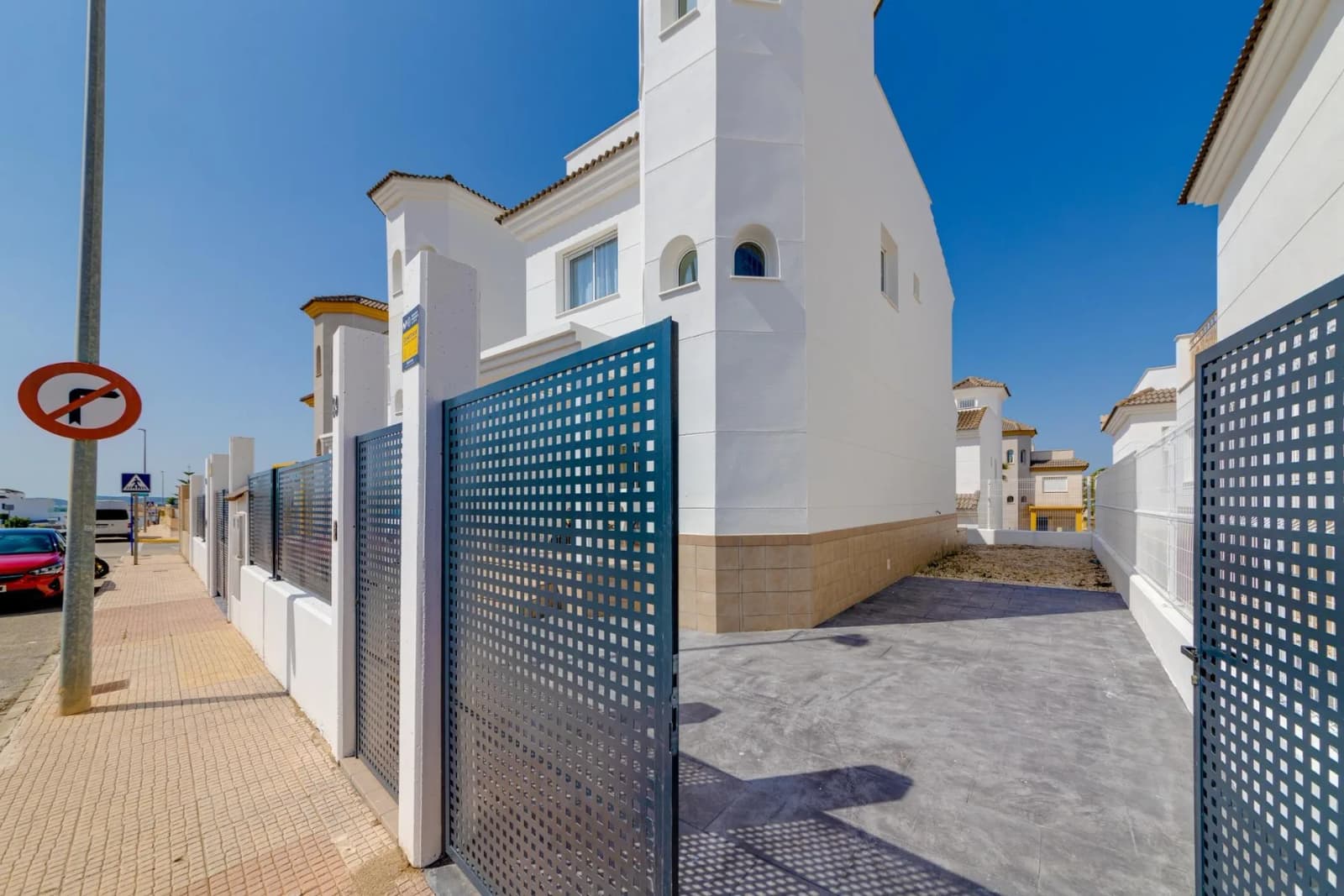 2 Bedroom Villa for Sale in San Fulgencio, Alicante - Image 6