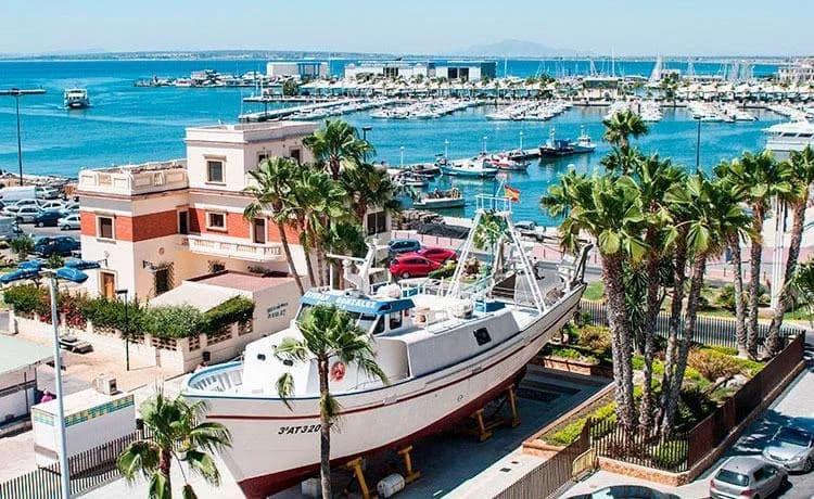 3 Bedroom Apartment for Sale in Santa Pola, Alicante - Image 7