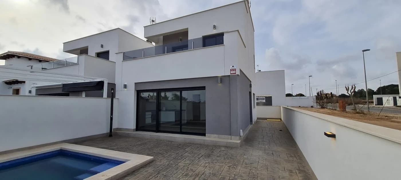 Villa с 3 спальнями на продажу в Orihuela Costa, Alicante