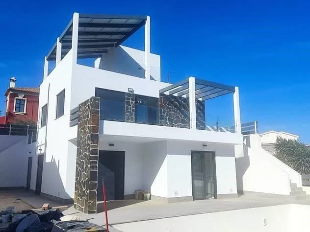 3 Bedroom Villa for Sale in Rojales, Alicante - Image 2