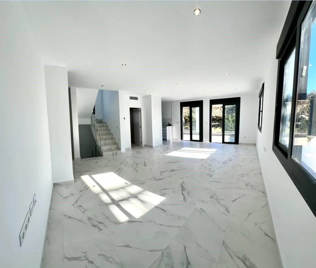 3 Bedroom Villa for Sale in Rojales, Alicante - Image 4