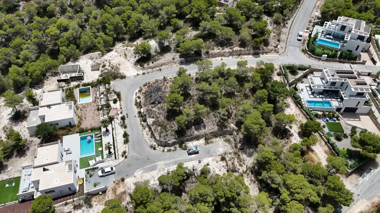 Plot In Las Colinas Golf Resort - Image 8