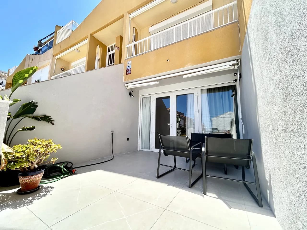Apartment z 2 sypialniami na sprzedaż w Torrevieja, Alicante - Image 2