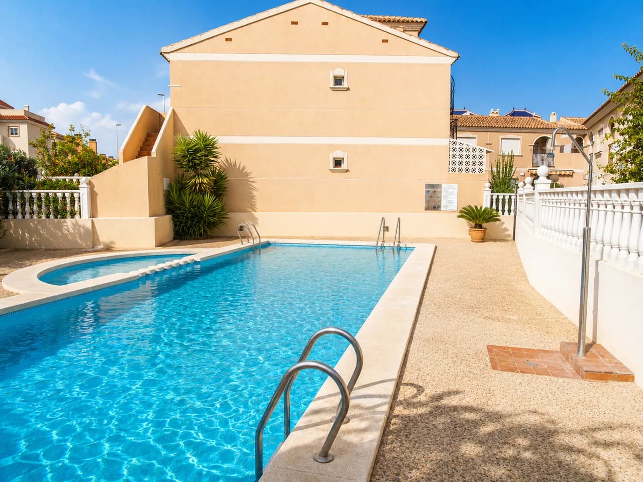 Villa met 2 slaapkamers te koop in La Zenia, Alicante - Image 3