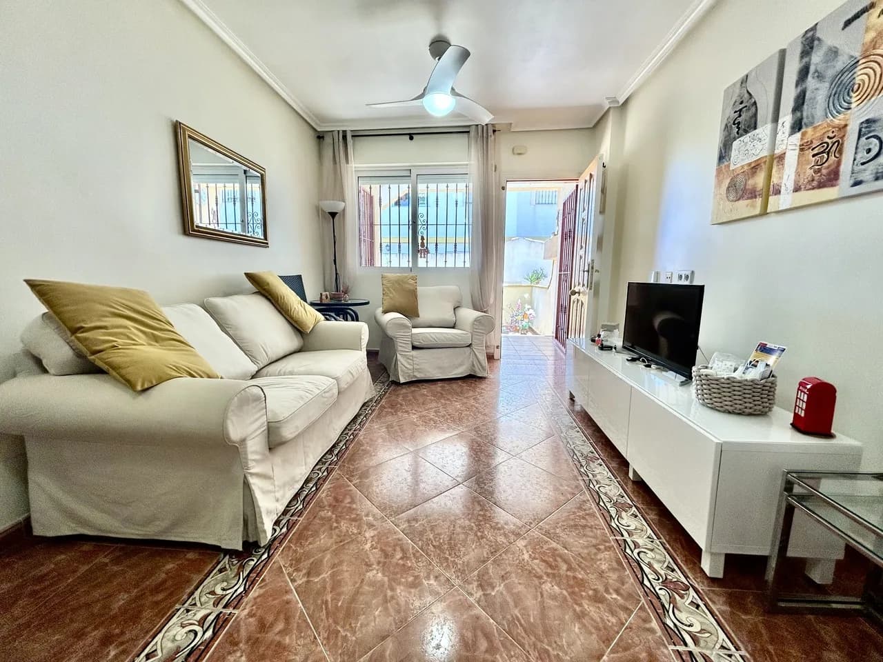 2 Bedroom Apartment for Sale in La Zenia, Alicante - Image 7