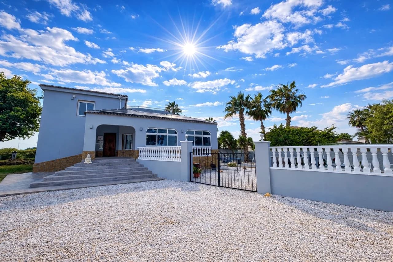 Villa de 4 dormitorios en venta en Catral, Alicante