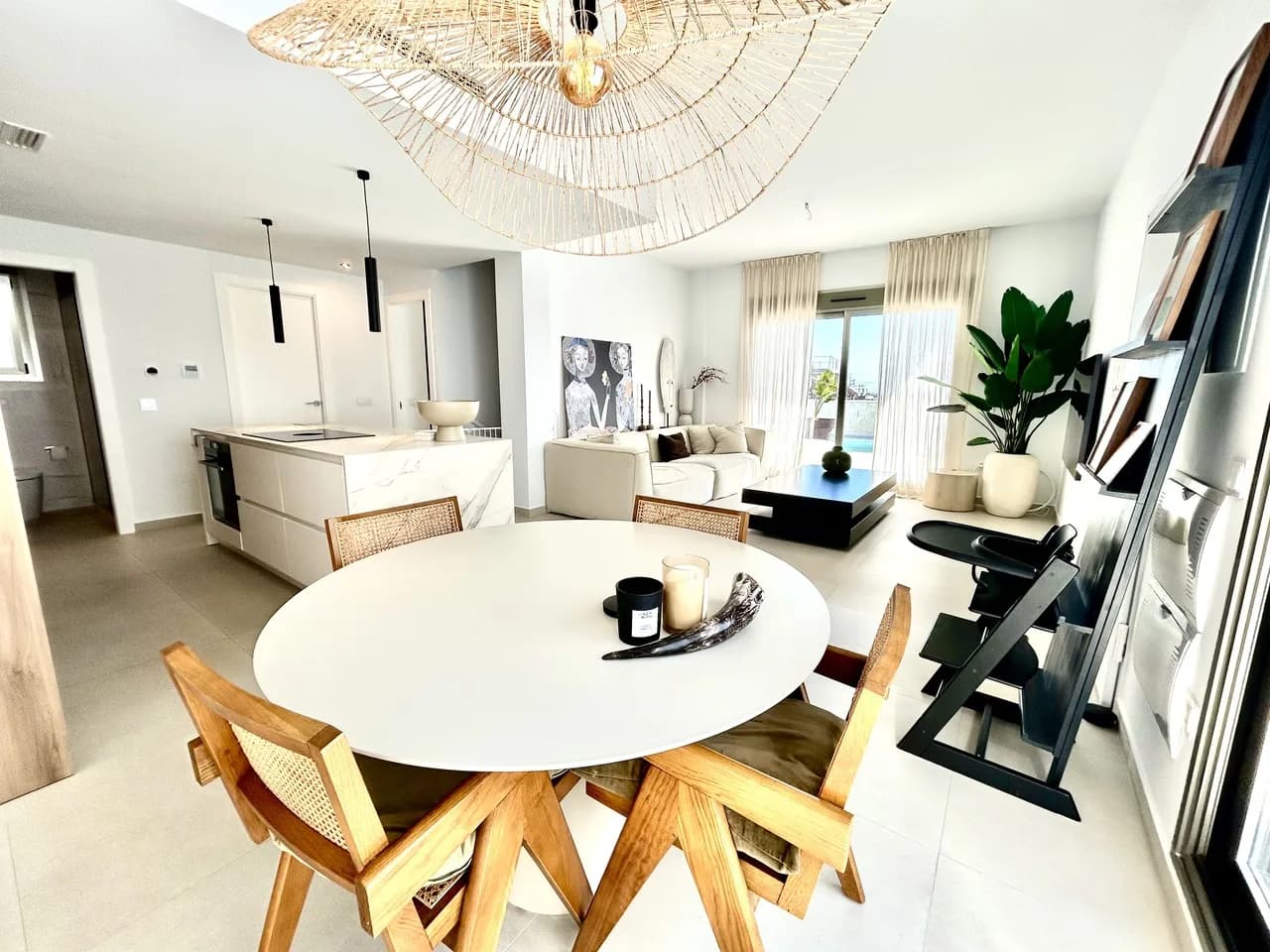 Villa de 4 dormitorios en venta en San Miguel de Salinas, Alicante - Image 4